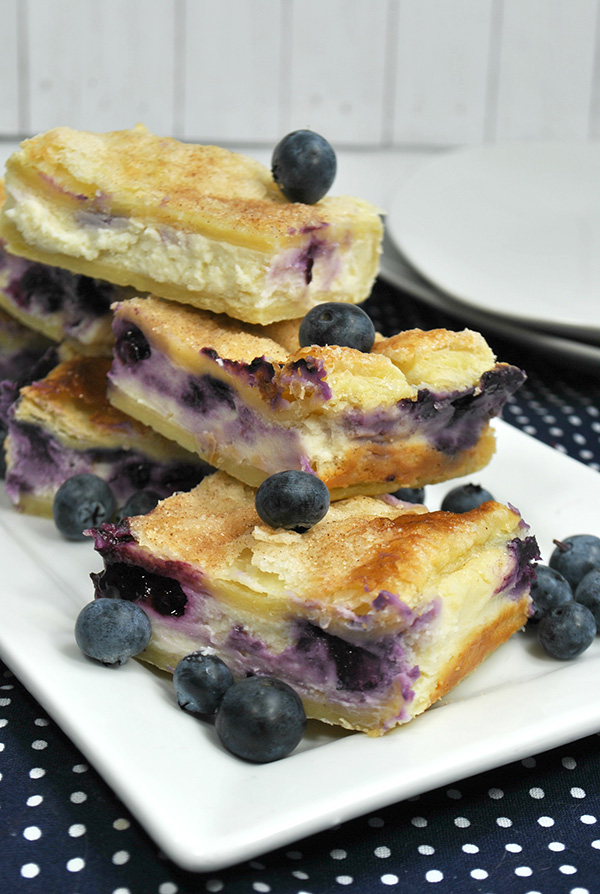 Celebrate all things blueberry! Get your blueberries here. Plus, link up at Home Matters with recipes, DIY, crafts, decor. #blueberries #HomeMattersParty