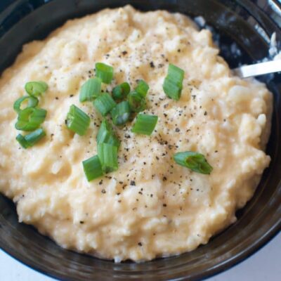 Low Carb Cheesy Cauliflower Grits