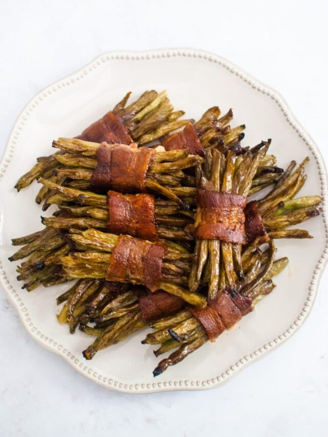 bacon wrapped green bean bundles with honey balsamic glaze