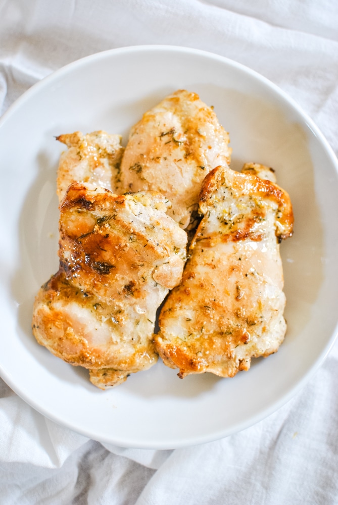 Lemon and Garlic Chicken Thighs with Sour Cream