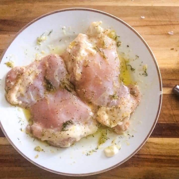 chicken thighs with lemon, garlic, and dill