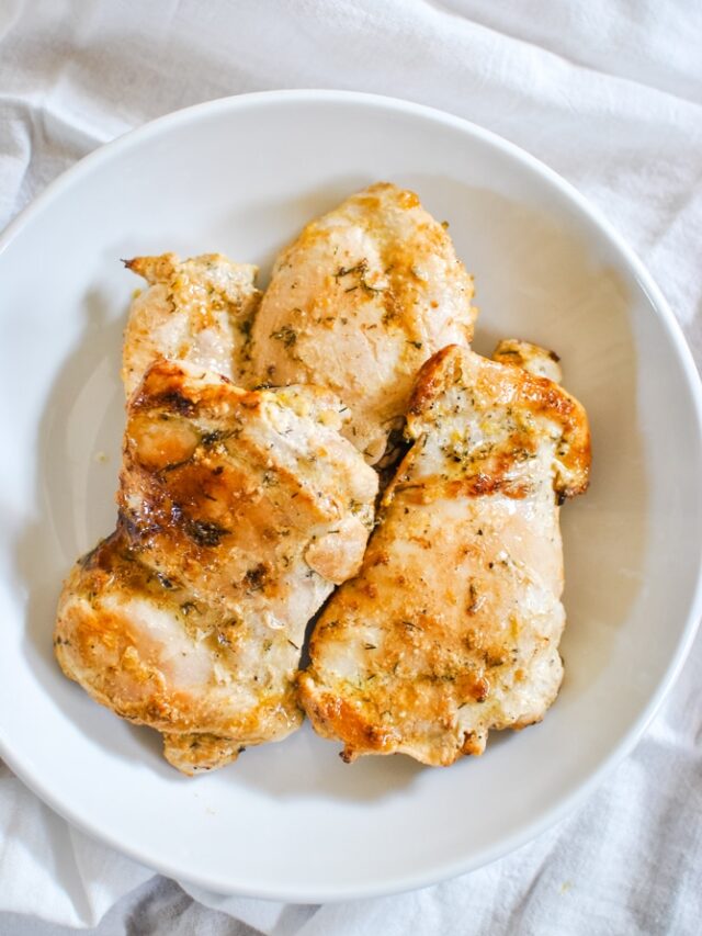 Lemon & Garlic Chicken Thighs with Sour Cream - Sweetpea Lifestyle