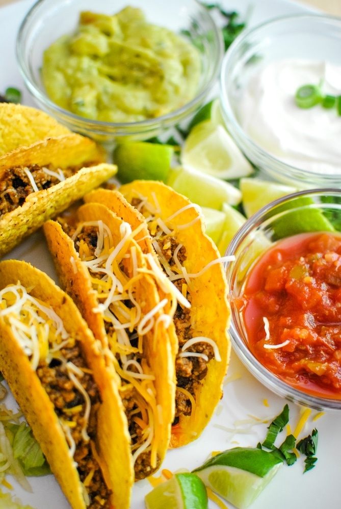 Simple Crunchy Ground Beef tacos
