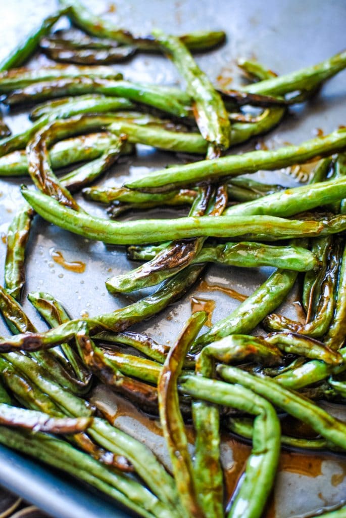 sweet and spicy roasted green beans
