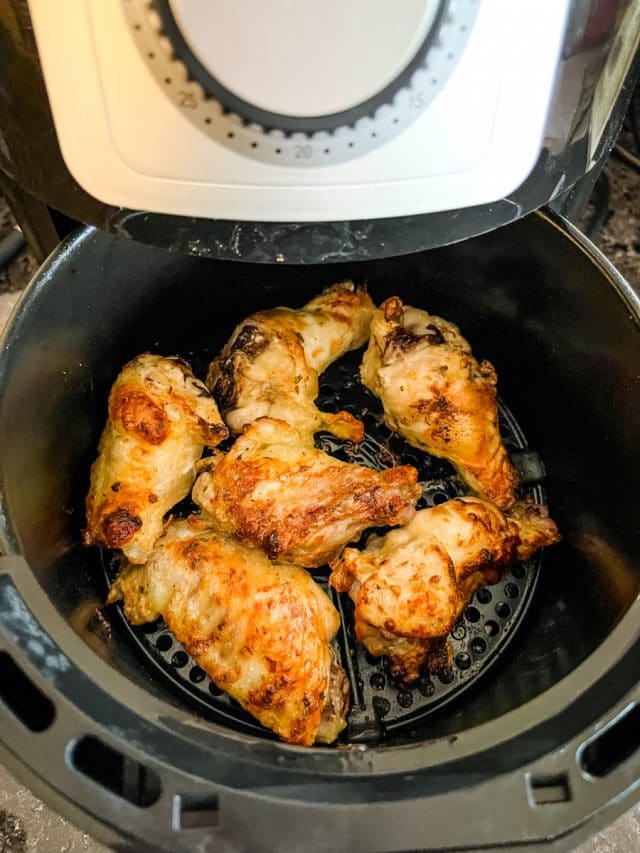 Frozen Chicken Wings in Air Fryer Cooking Frozen Wings