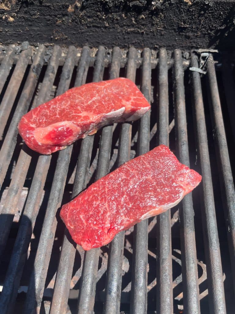 best temerpature to grill a steak.