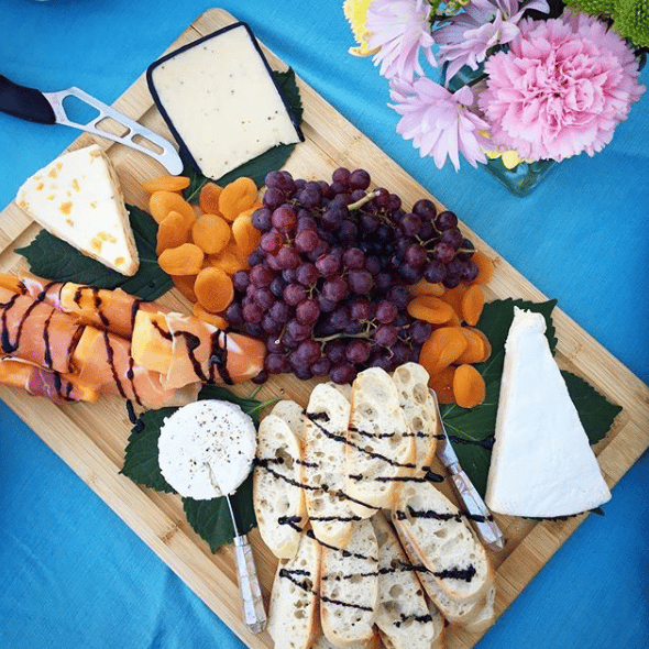how to set up a cheeseboard
