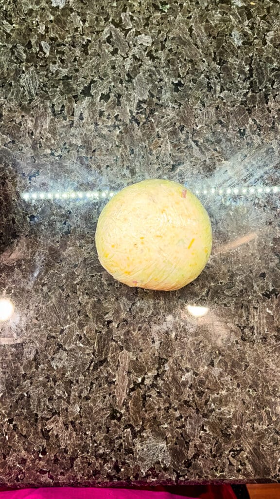 shaping a cheeseball